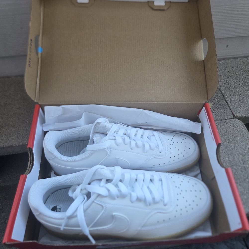 NWT Nike Court Vision Low